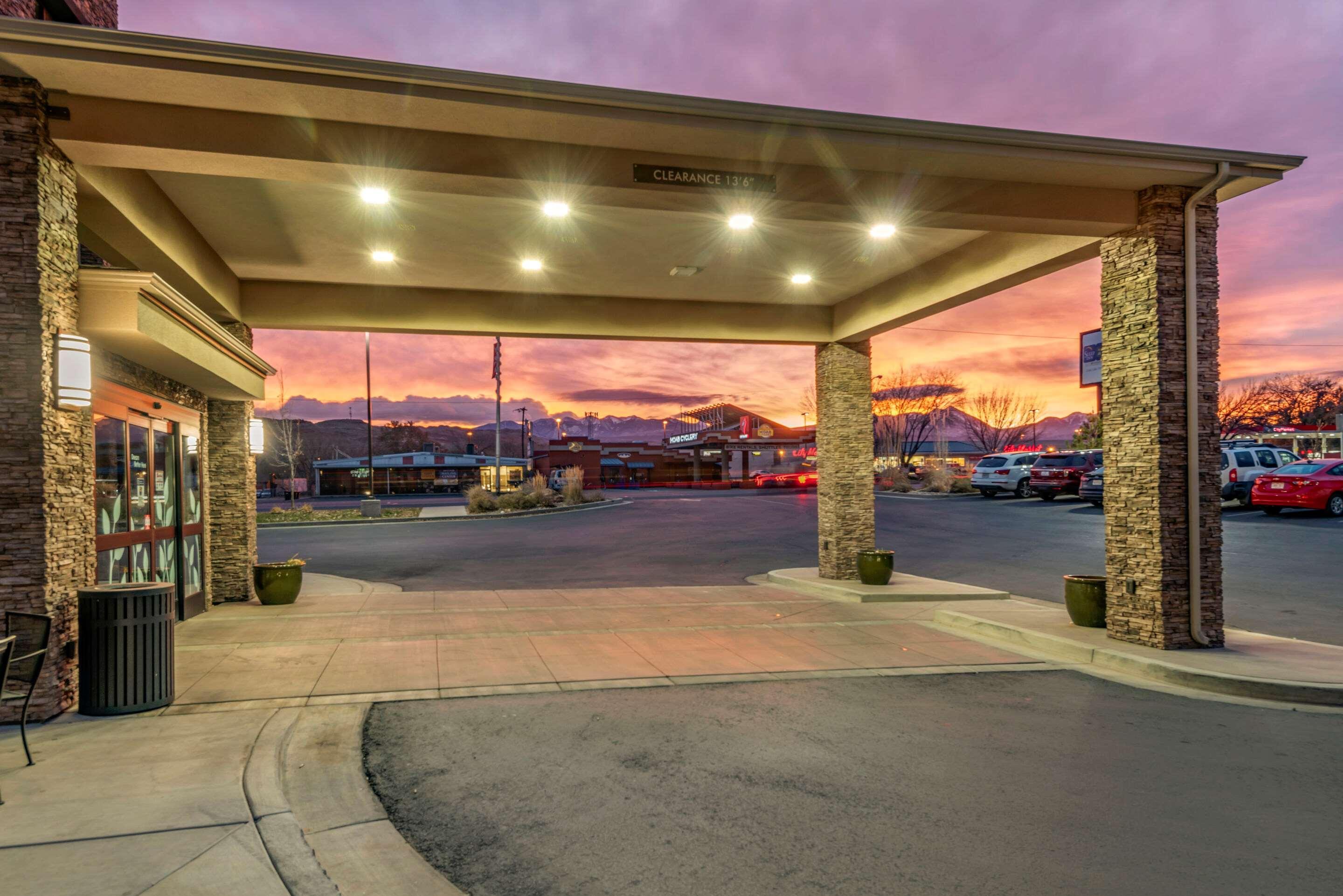 Mainstay Suites Moab Near Arches National Park Exterior photo